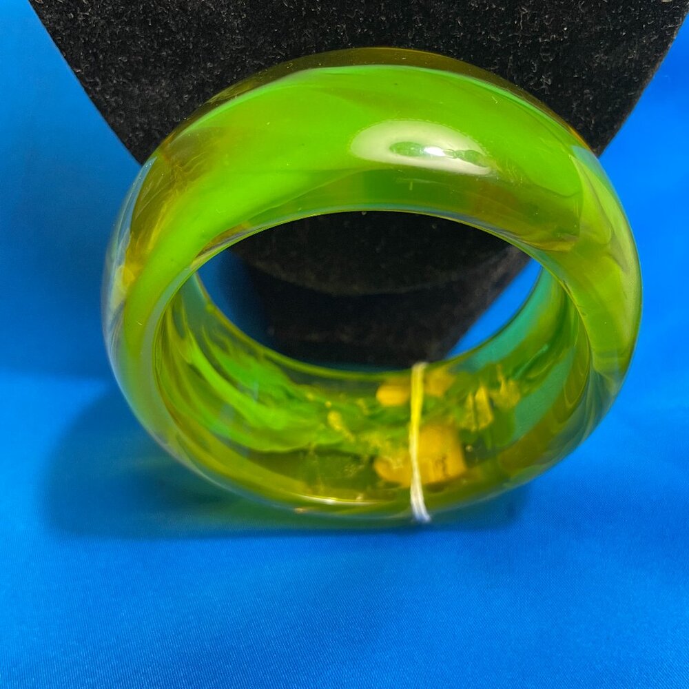 Vintage Bakelite Bangle Bracelet